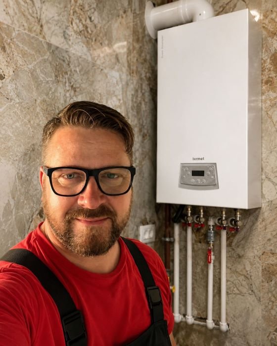 Centrala pe gaz baluta pres instal